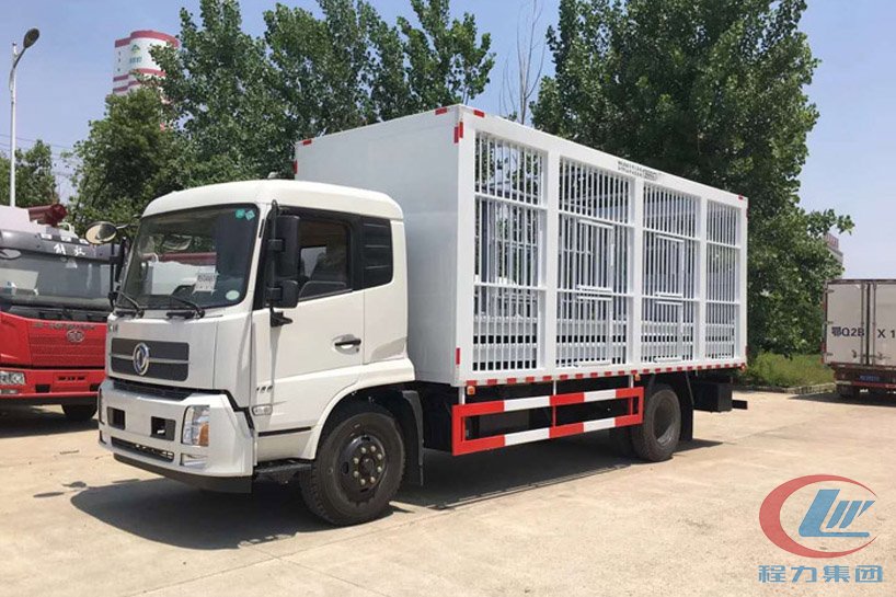 東風(fēng)天錦6米8運(yùn)豬車、畜禽運(yùn)輸車側(cè)面圖