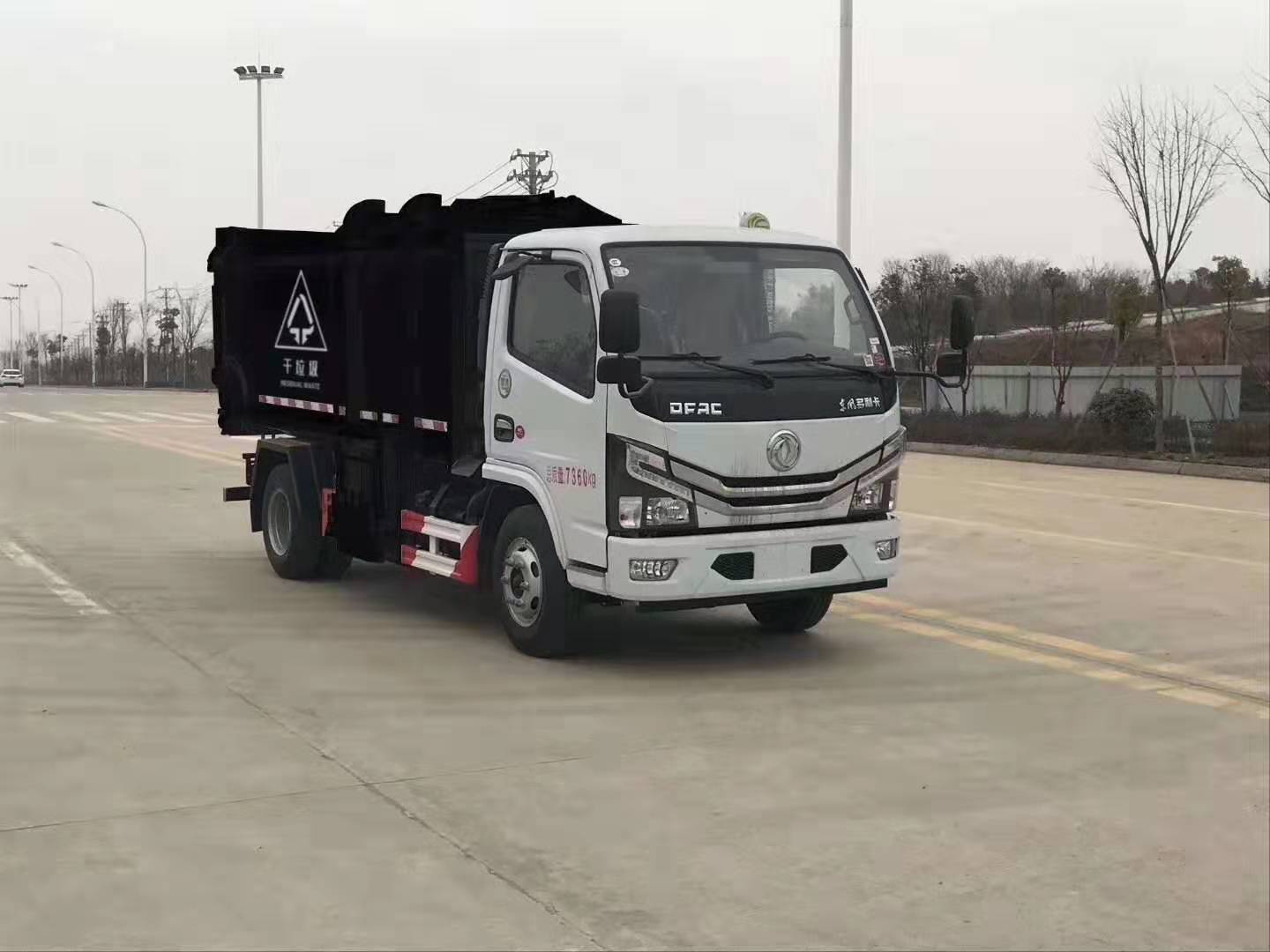 垃圾運(yùn)輸車