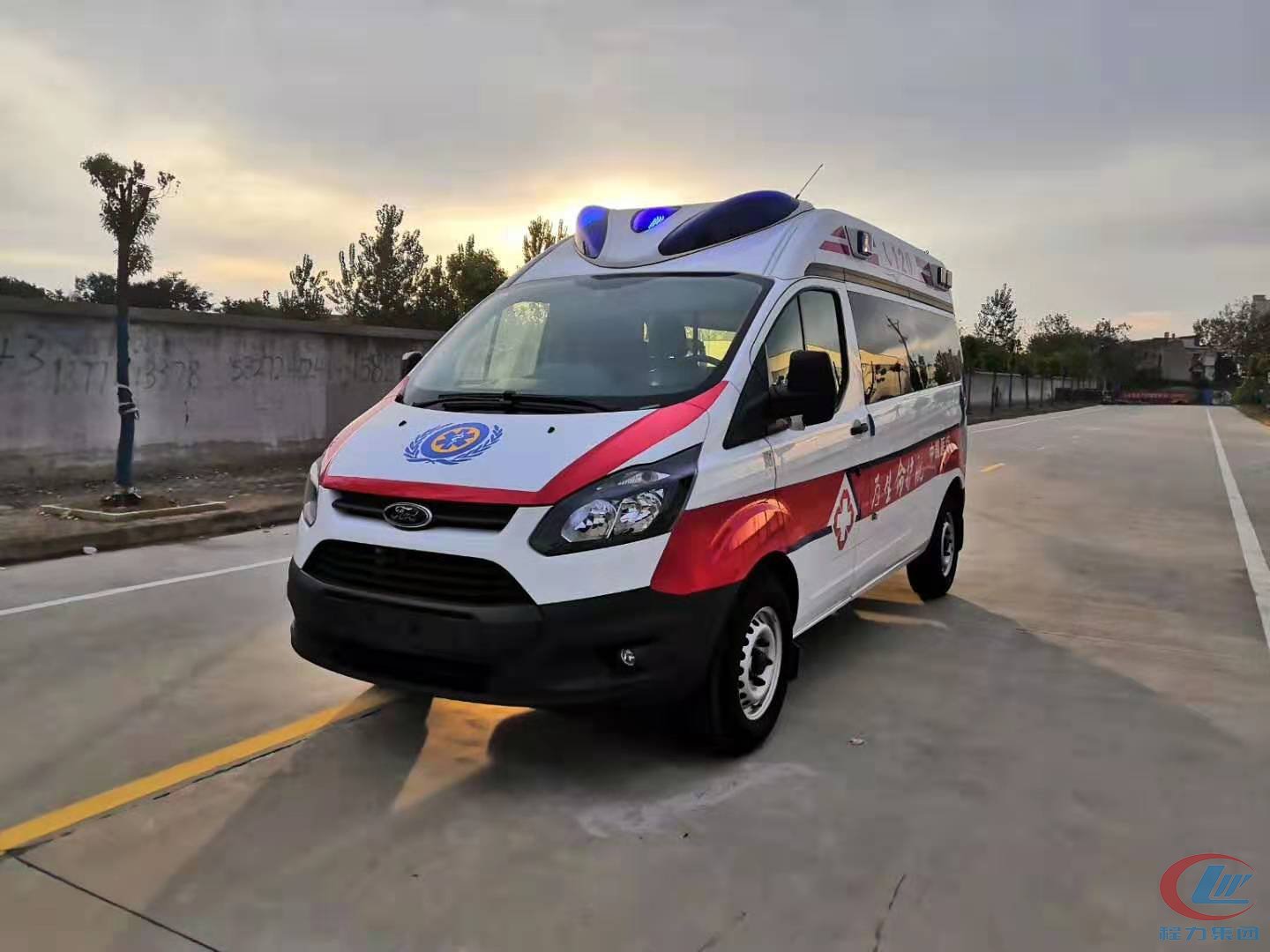福特V362國六高端航空版救護(hù)車