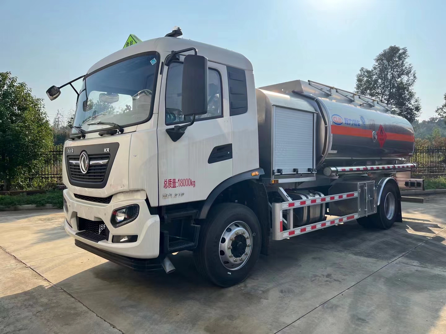 東風天錦飛機加油車
